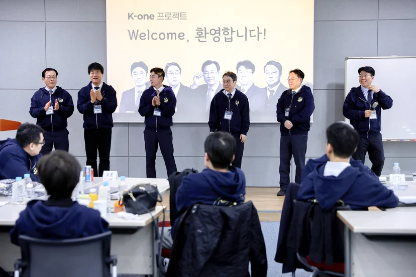 왼쪽부터 김완일세무사님, 나동환대표님, 문대근세무사님, 권오경위원님, 강지훈변호사님, 양정호부장님