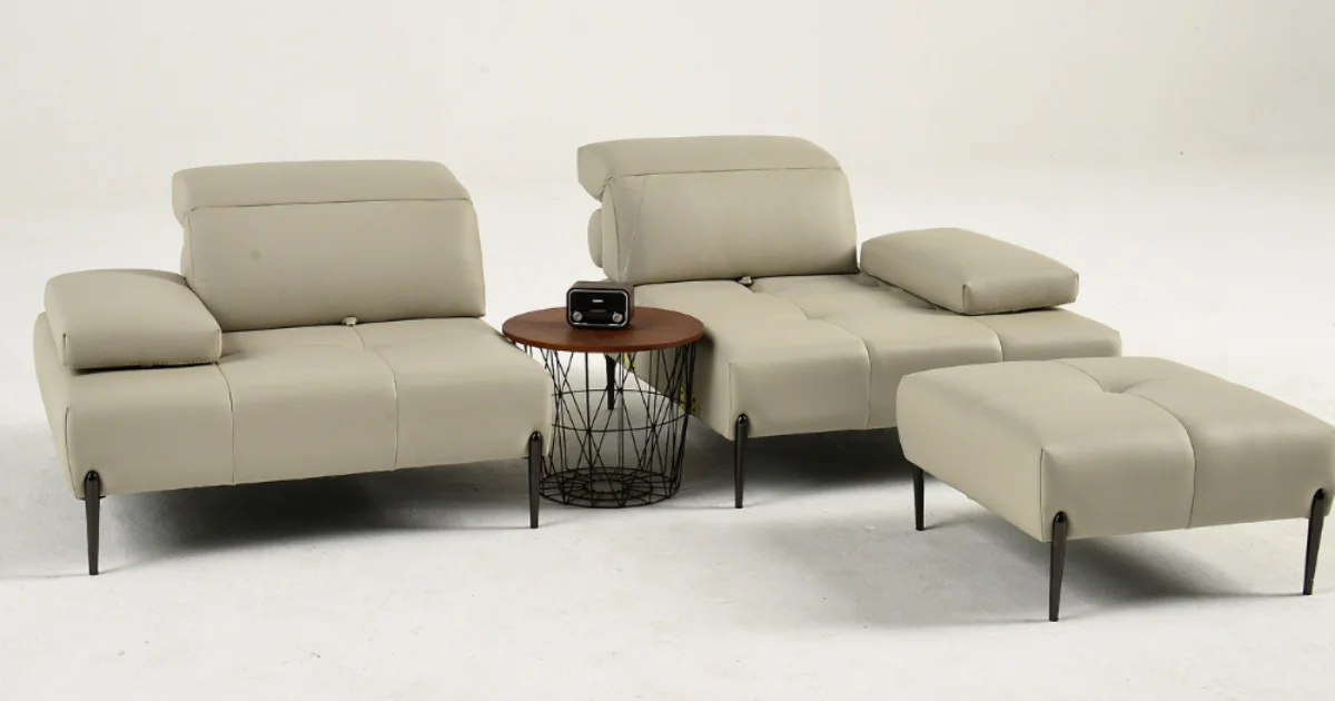 3인용 천연가죽 소파 거실 배치 예시