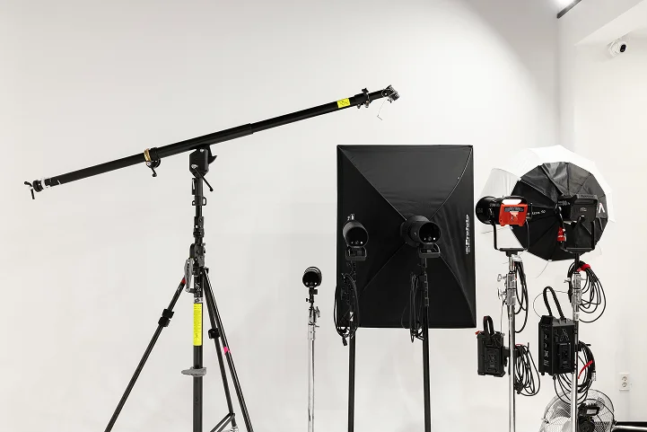 GENCYStudio-조명-장비-이미지