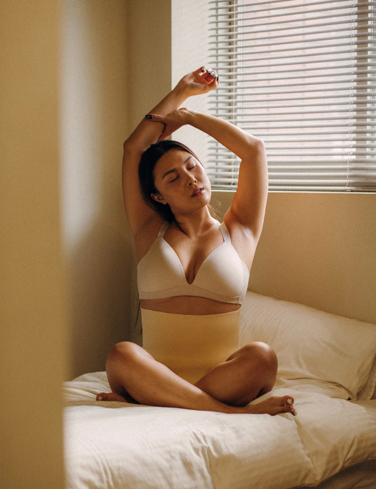 너리싱, 보정속옷 제품 '바디쉐이퍼' 모델컷