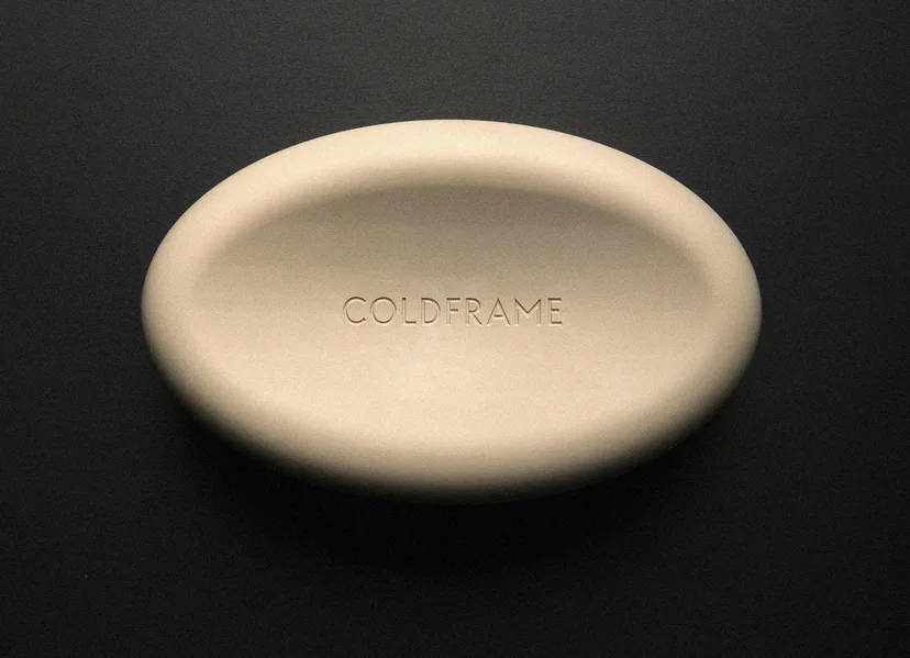 리스튜디오가 제작한 바이오플라스틱 기반 리플렉스 라임스톤(REPLAX LIMESTONE)소재 COLDFRAME(콜드프레임)