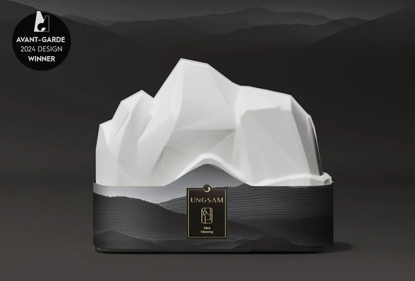 리스튜디오가 제작한 페이퍼몰드 소재UNGSAM(웅삼) VITAL GINSENG PACKAGING(바이탈 인삼 패키지)