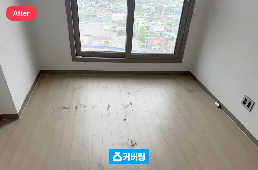 깨끗하게 다 치워진 원룸