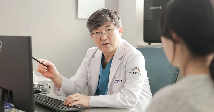 울산 삼산동 소화기내과 더프라우병원 문성훈 내과 전문의 내시경 검사 결과 및 맞춤 치료 계획 설명