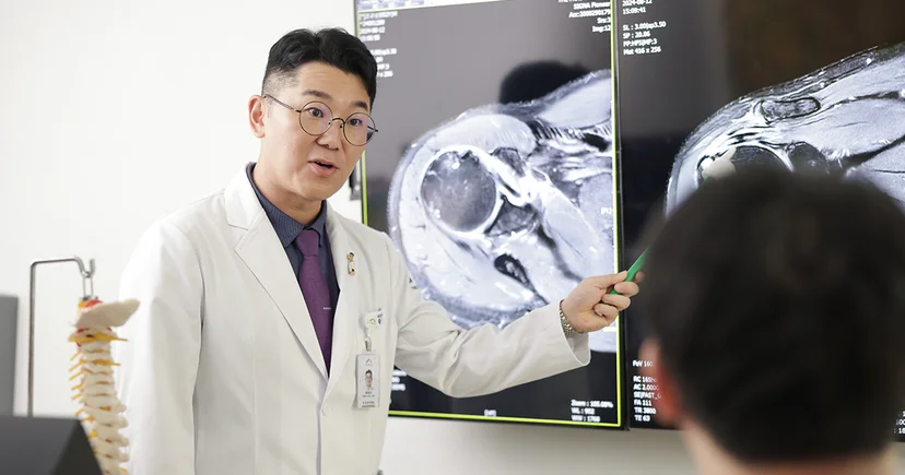 울산 웨일즈 공식 협력병원 더프라우병원 정형외과 황철호 원장 야구 어깨 관절 스포츠 손상 MRI 정밀 영상 진단 및 설명