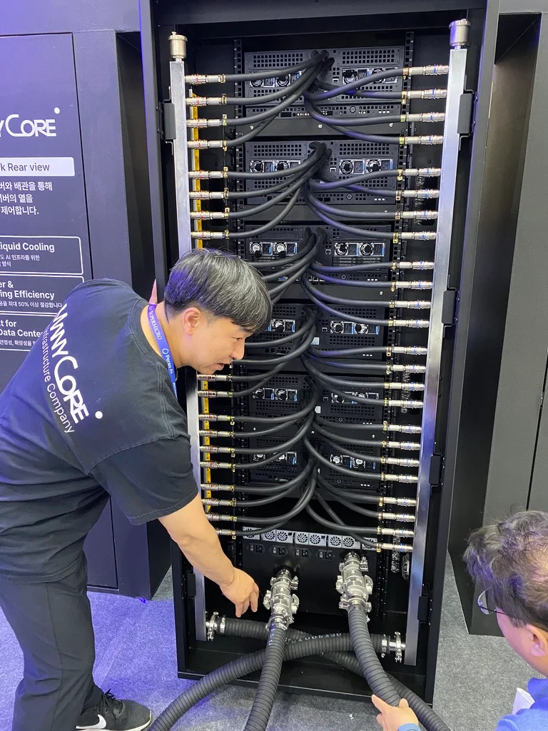매니코어소프트 In-rack L2L CDU 400kW 액체냉각 분배장치