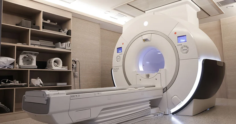 울산 척추관협착증의 오차 없는 정밀 진단을 위해 도입된 더프라우병원 GE SIGNA 3.0T MRI 장비