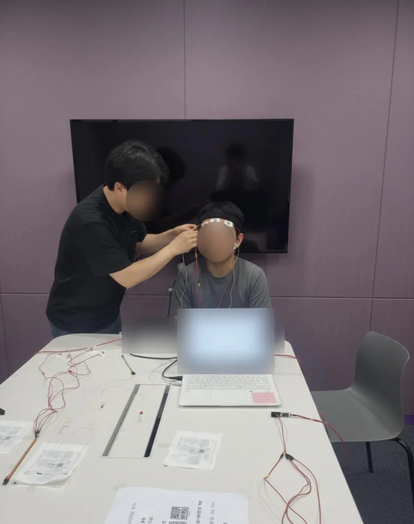ADHD 진단자·미진단자를 대상으로 정밀 뇌파(EEG) 데이터를 수집하는 오프라인 측정 현장