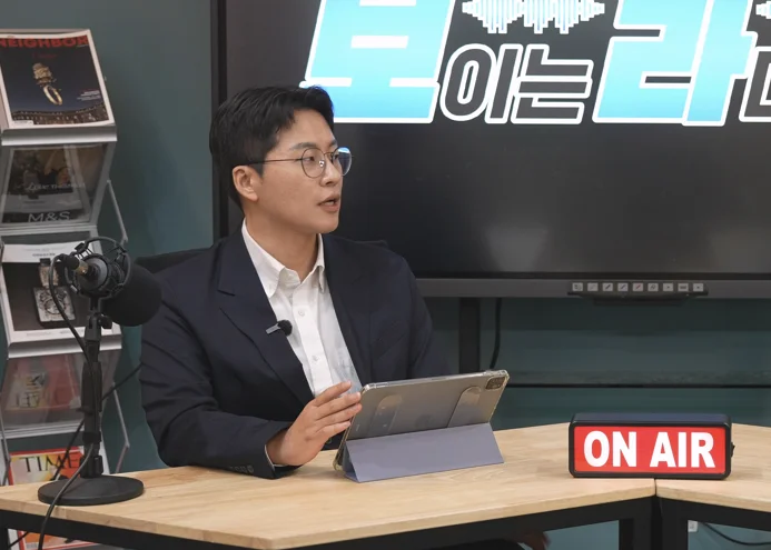 인터뷰 중인 임호균 변호사 이미지
