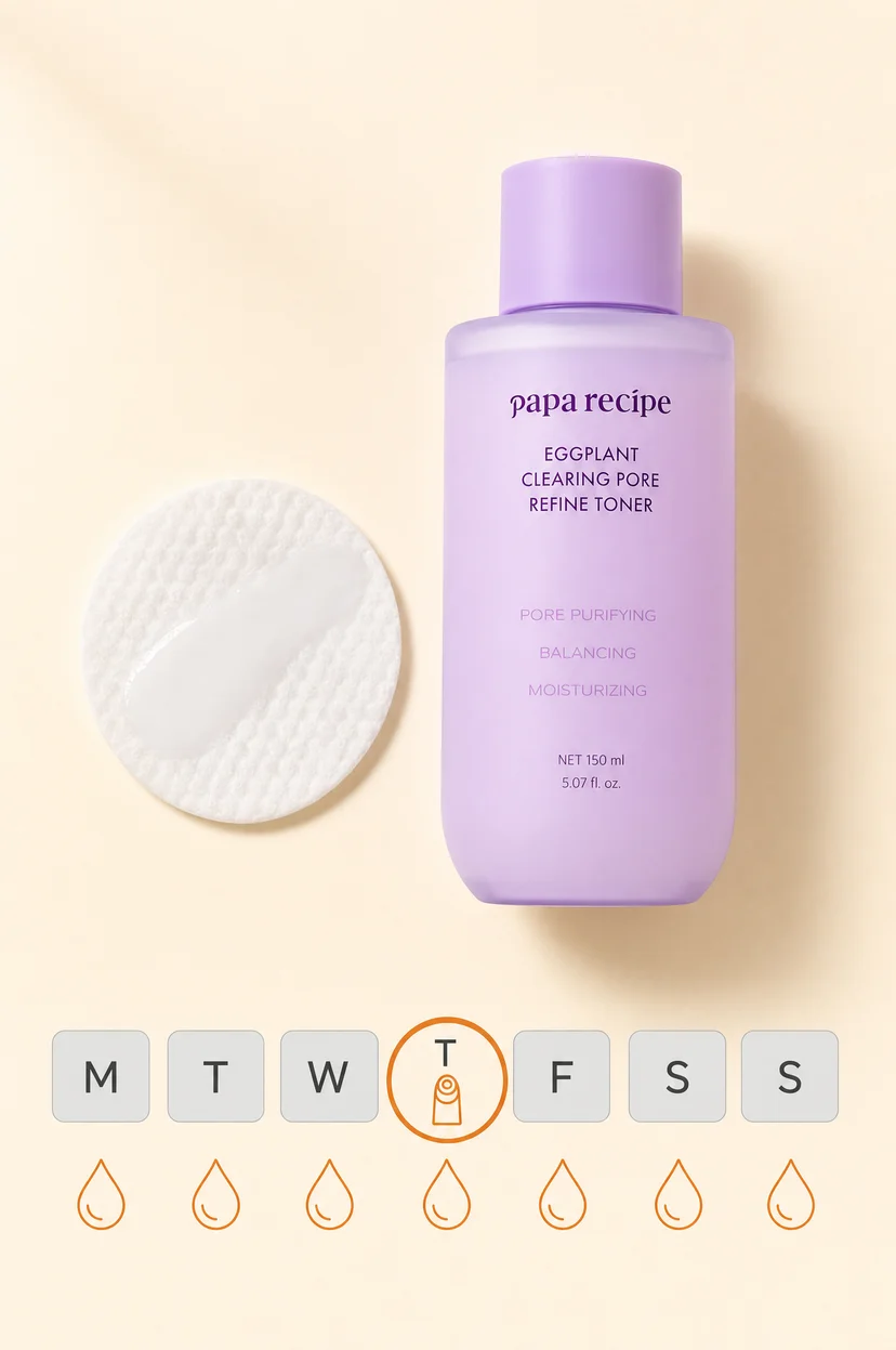 A light purple bottle of Papa Recipe Eggplant Clearing Pore Refine Toner next to a round cotton pad soaked with the product. Below them are calendar icons showing a weekly skincare routine: daily hydration from Monday to Sunday, and using a pore vacuum device once a week on Thursday (T).