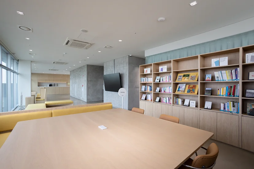 Furnished shared lounge at Mangrove coliving in Seoul, a bookable 1-4 month option for foreigners