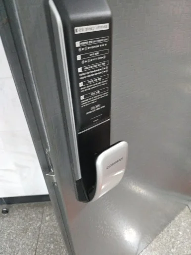 장기동 라오나크 LX100C 지문인식 도어락 교체 과정 현장 사진 4