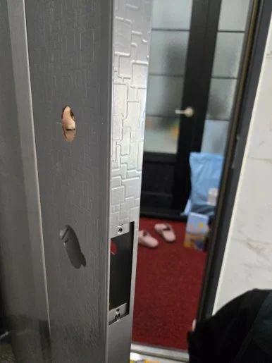 장기동 라오나크 LX100C 지문인식 도어락 교체 과정 현장 사진 6
