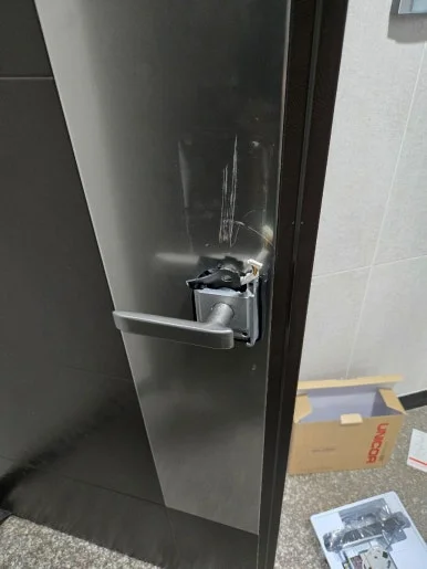 덕양구 철문 번호키 고장, 유니코 TM3200N 교체 현장 사진 4