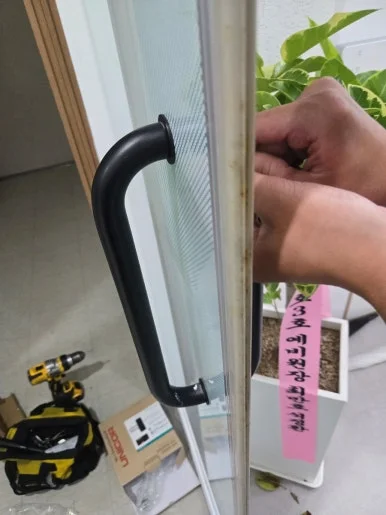 운양동 유리문 번호키, 유니코 GT150 설치와 작동 점검 현장 사진 8