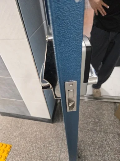 설문동 철문 번호키 교체, 유니코 TM3200N 설치 과정 현장 사진 4