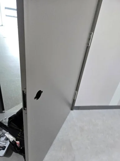 사리현동 지식산업센터 철문, 밀레 M500N 번호키 설치 현장 사진 6