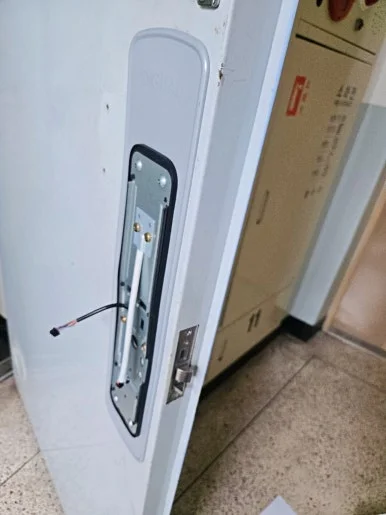 고양 향동동 지문인식 푸시풀 도어락 교체 완료 모습