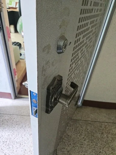 양촌읍 열쇠, 현관 도어락 교체로 보안·출입 편의 개선 현장 사진 4