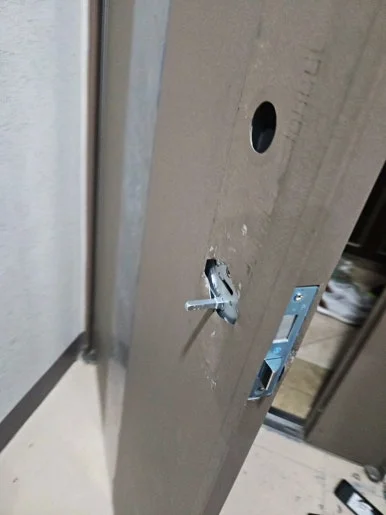 장기동 열쇠, 번호키 고장과 에티켓 기능 도어락 교체 현장 사진 8