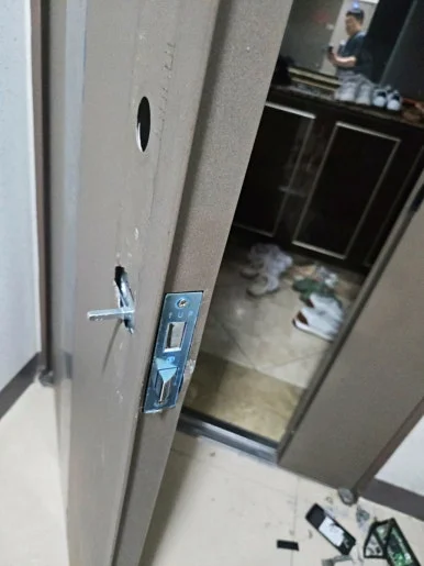 장기동 열쇠, 번호키 고장과 에티켓 기능 도어락 교체 현장 사진 9