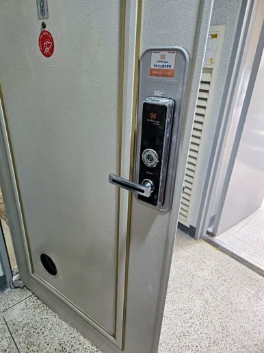 주엽동 열쇠, 기존 도어락 철거 후 키인L 알파플러스 번호키 교체 현장 사진 4