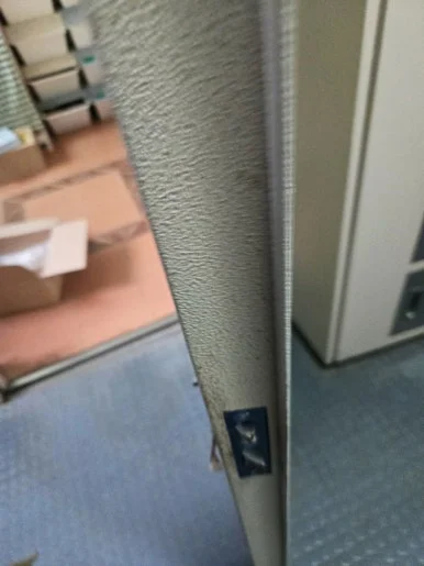새 번호키 설치와 문틀 조정