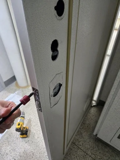 현천동 열쇠, 토당동 현관 도어락 교체·설치 현장 사진 2