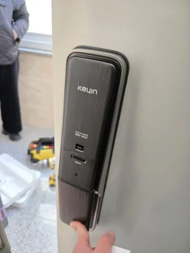 당하동 열쇠, 첨단 기능 현관 도어락 설치 현장 사진 6