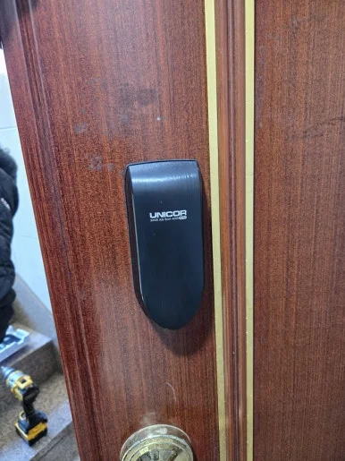 야당동 열쇠, 오래된 문에 현관 도어락 설치 현장 사진 9