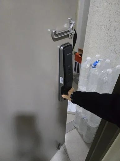 정발산동 열쇠, 일산 현관 도어락 견고한 설치 현장 사진 8