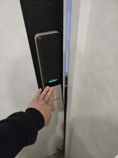 고양 주엽동 새 번호키 설치 위치 조정