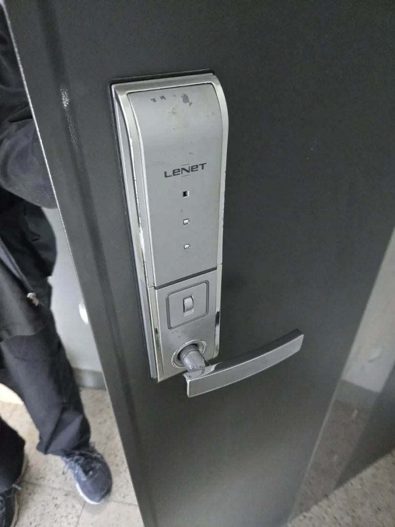 김포 사우동 작업 전 출입문 모습