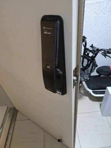 인천서구 열쇠, 디자인 현관 도어락 설치와 선택 기준 현장 사진 1