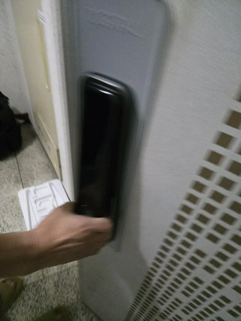 새 도어락 설치 현장