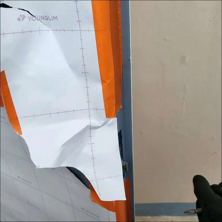 기존 제품 철거와 문 상태 확인