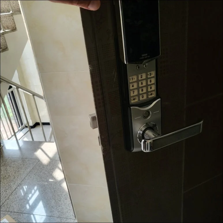 교체 제품과 기존 구멍 호환 확인