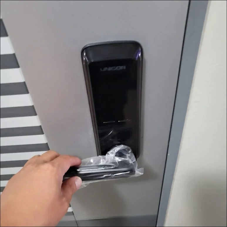 새 도어락 설치 현장