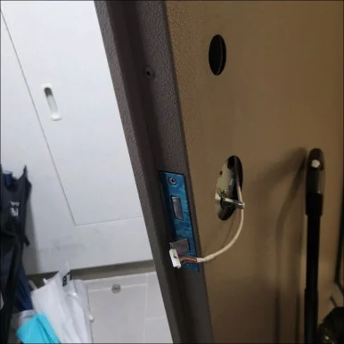 새 푸시풀 도어락 설치 위치 확인