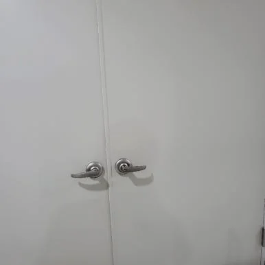 사무실 도어락 설치 위치 확인
