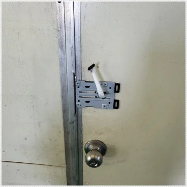 지문인식 번호키 외측 본체 고정