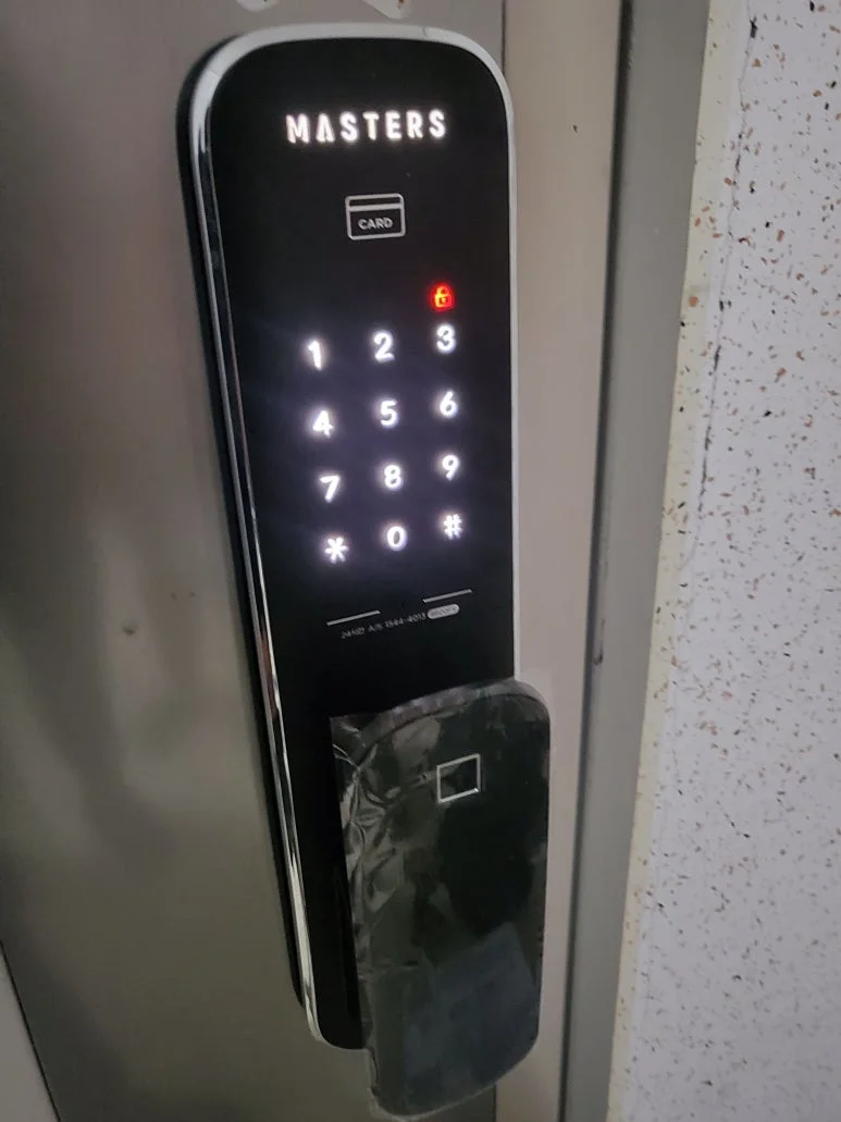 김포 구래동 열쇠 부모님댁 번호키 고장, 지문인식 도어락 교체 본체 조립