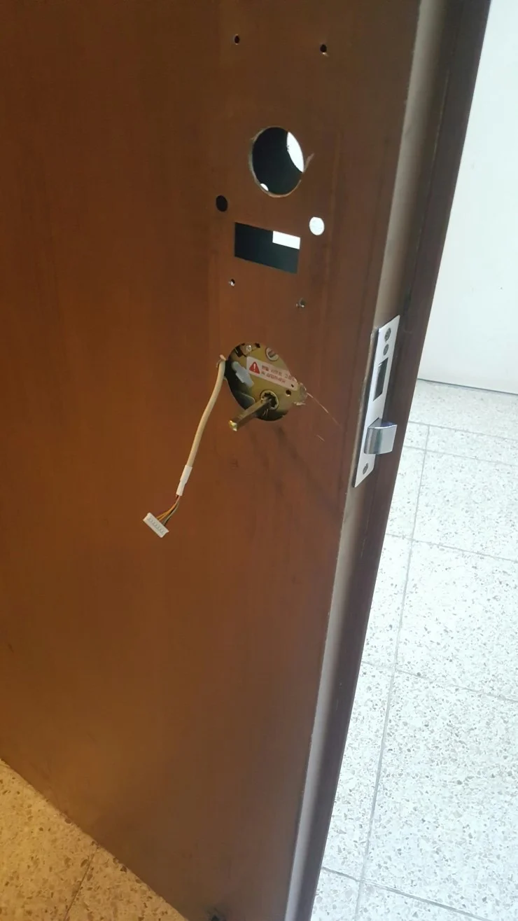 능곡 풍림아파트 작동이 원활하지 않던 기존 번호키