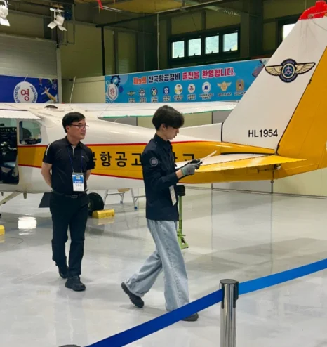 전시된 소형 항공기
