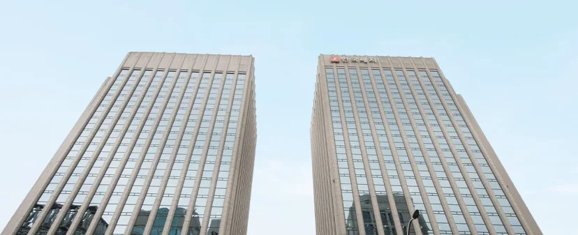 나란히 선 해성2빌딩(왼쪽)과 해성빌딩(오른쪽)
