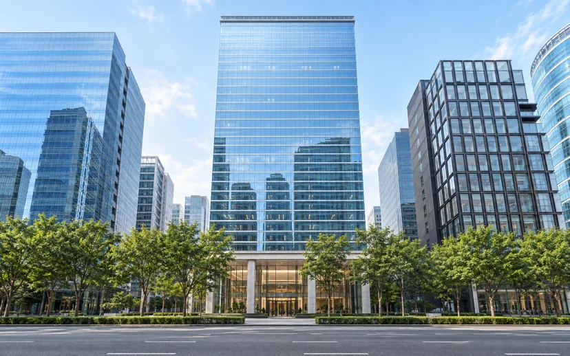 강남대로 랜드마크타워의 유리 커튼월 외관을 참고한 전경 예시