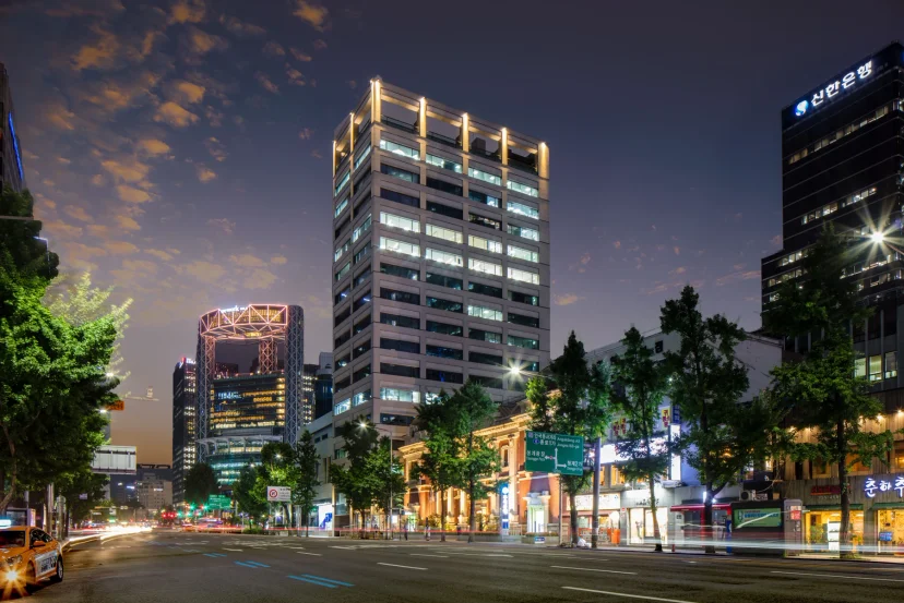 남대문로 건너편에서 본 그레이츠 청계 야경