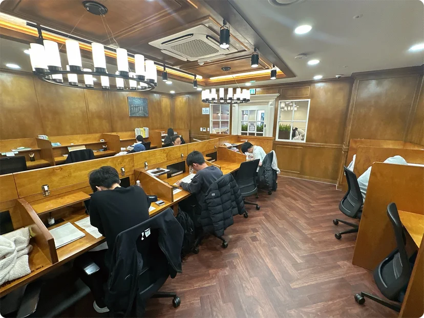 스터디카페 A급 상권 vs B급 상권 초기 투자비용과 손익분기점 비교 관련 이미지