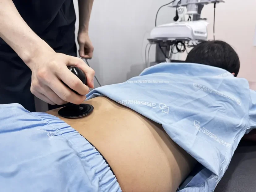 365매일한방병원 허리 물리치료 및 기기 치료 장면