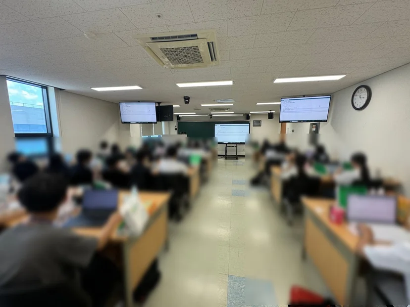 부경대학교 부산로봇경진대회 메이커톤 현장 사진 2